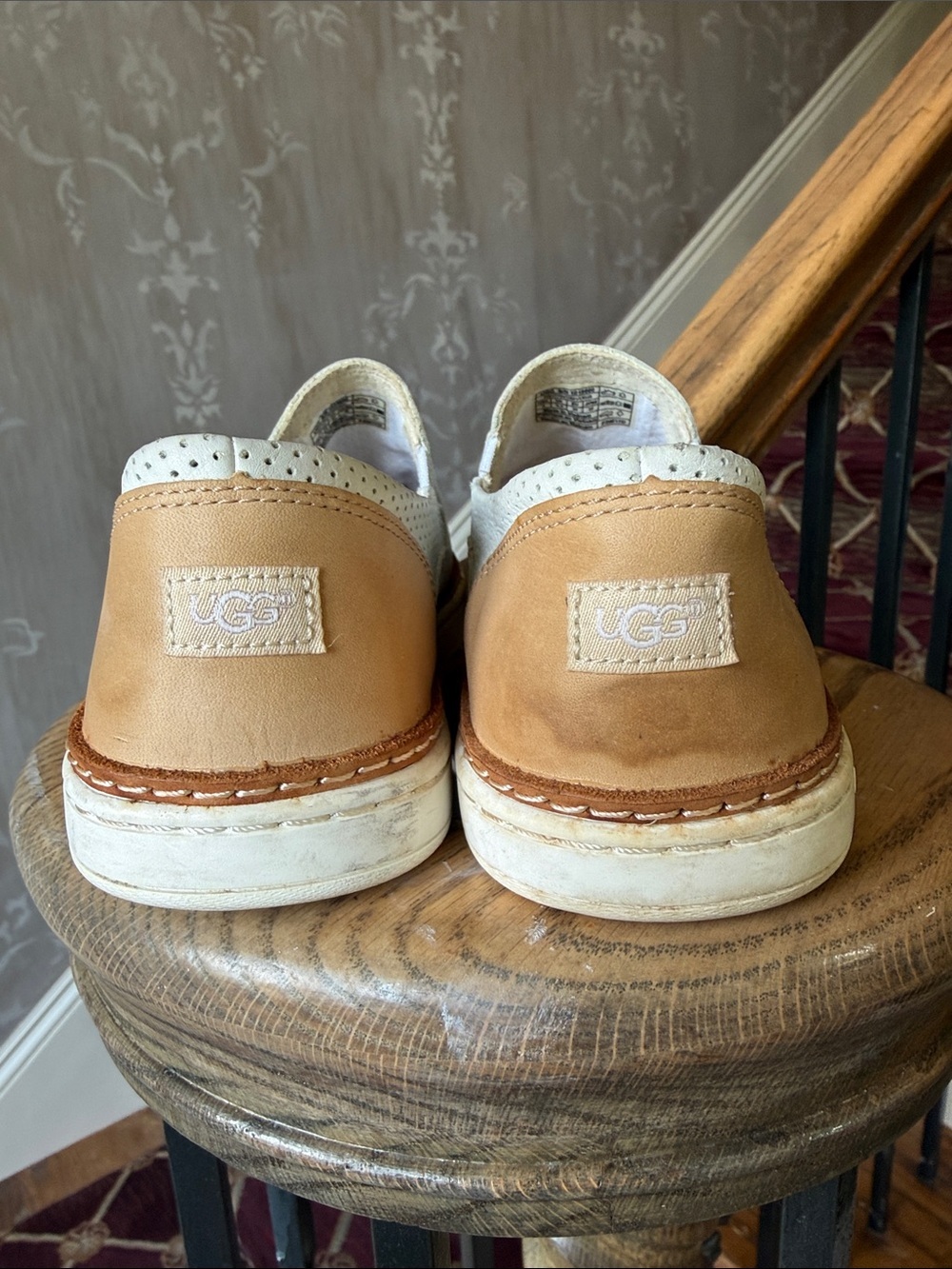 UGG ADLEY PERF WHITE slip on sneaker women’s size 8 preowned good condition - Picture 14 of 14